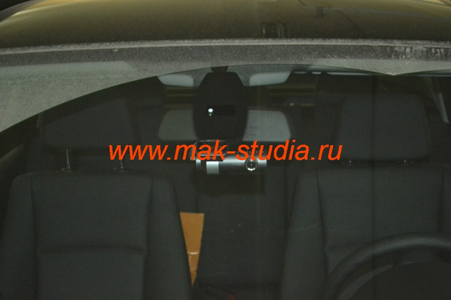 Blackvue dr550gw-2ch отлично вписался в общую картину