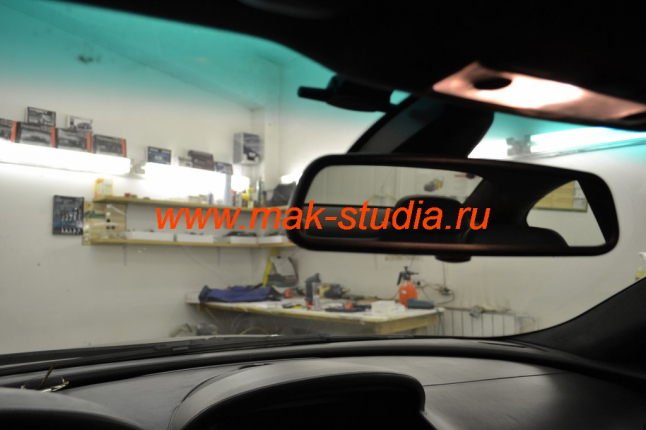 Видеорегистратор скрытой установки - совершенно не мешает обзору