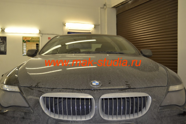Видеорегистратор BLACKVUE DR500GW с улицы совершенно не заметен